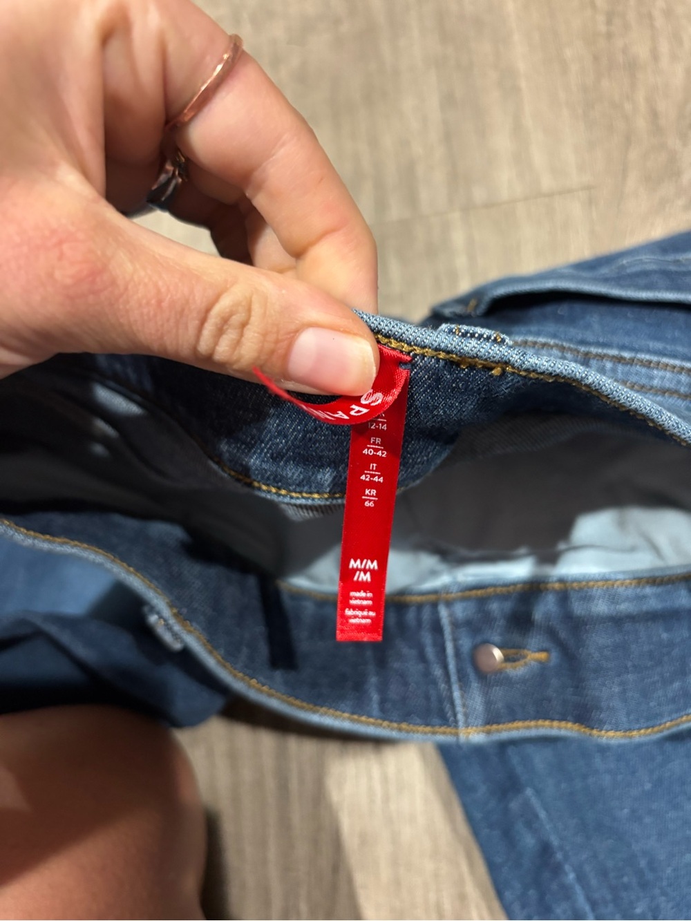 Spanx SPANXshape EveryWear Flare Jeans With Patch Pockets Denim 20850R Size M - Picture 7 of 7